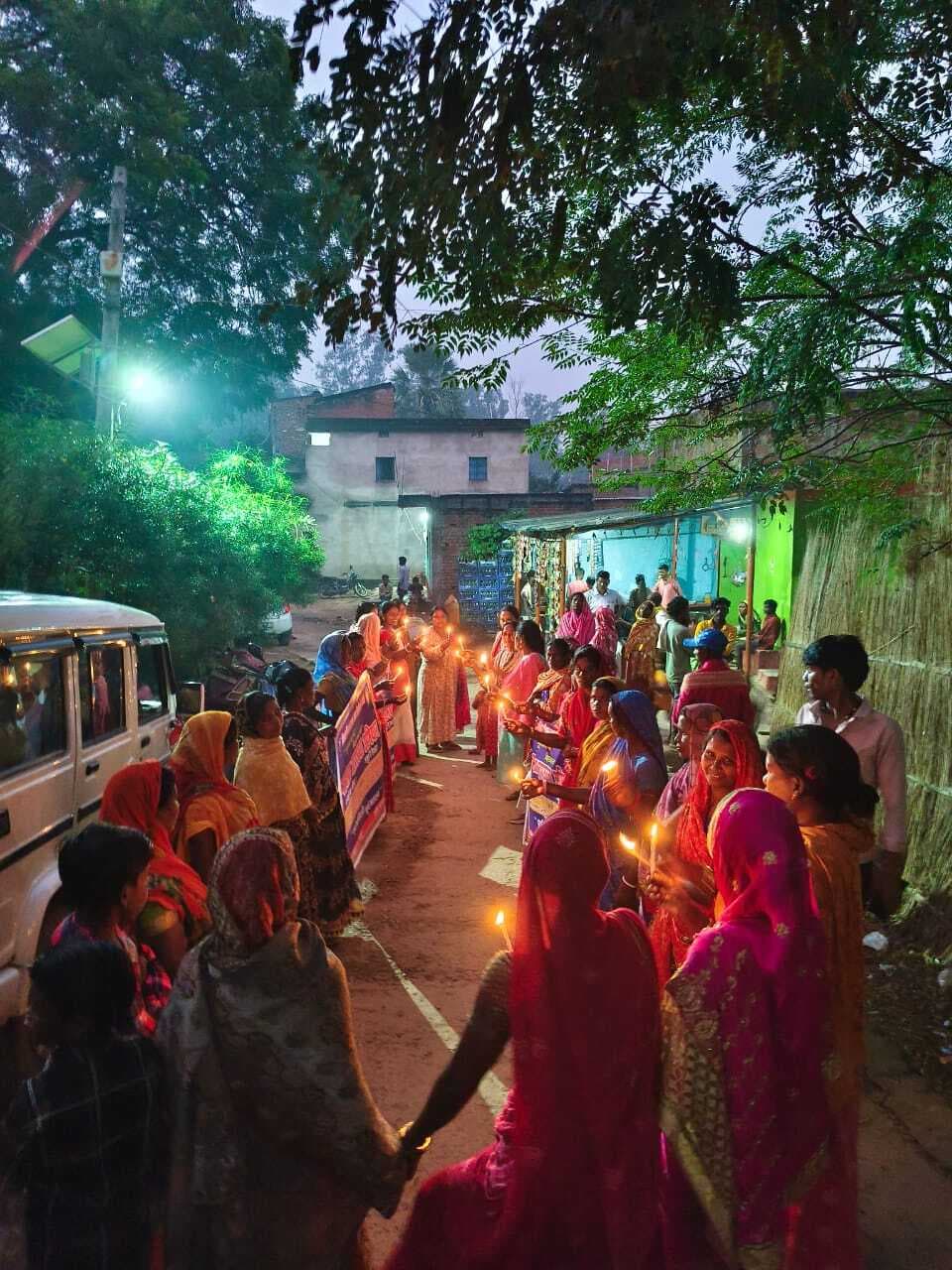 Bihar Assembly 2025 News : कैंडल मार्च निकालकर मतदान करने के लिए की अपील