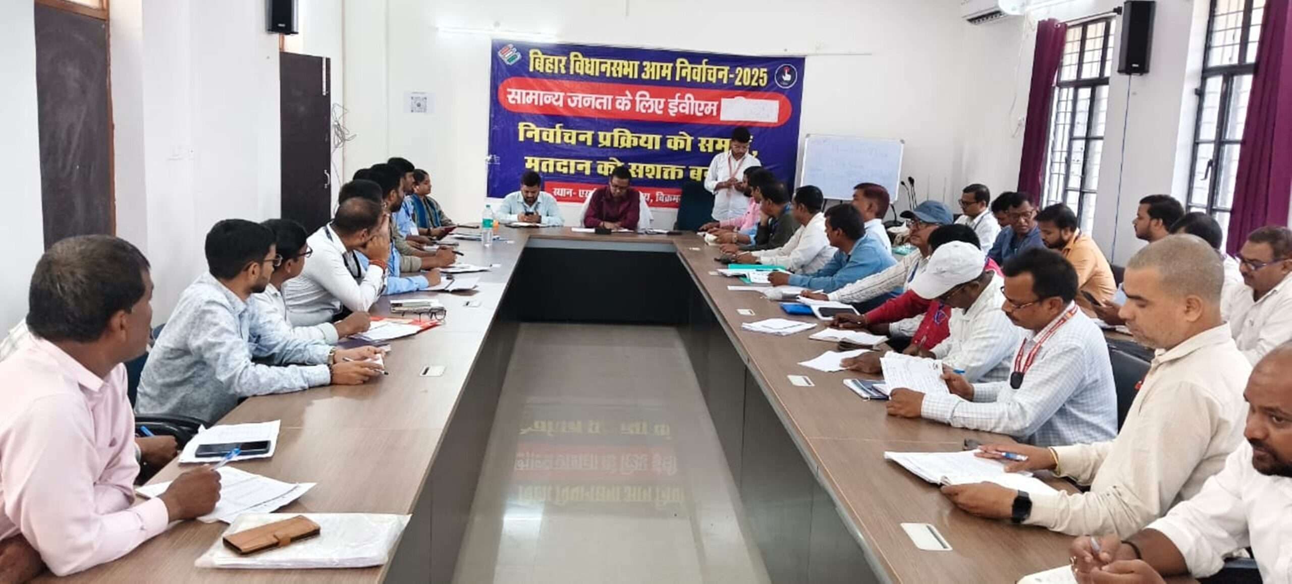 बिहार चुनाव : संवेदनशील इलाकों में फ्लैग मार्च व वेबकास्टिंग की तैयारी तेज