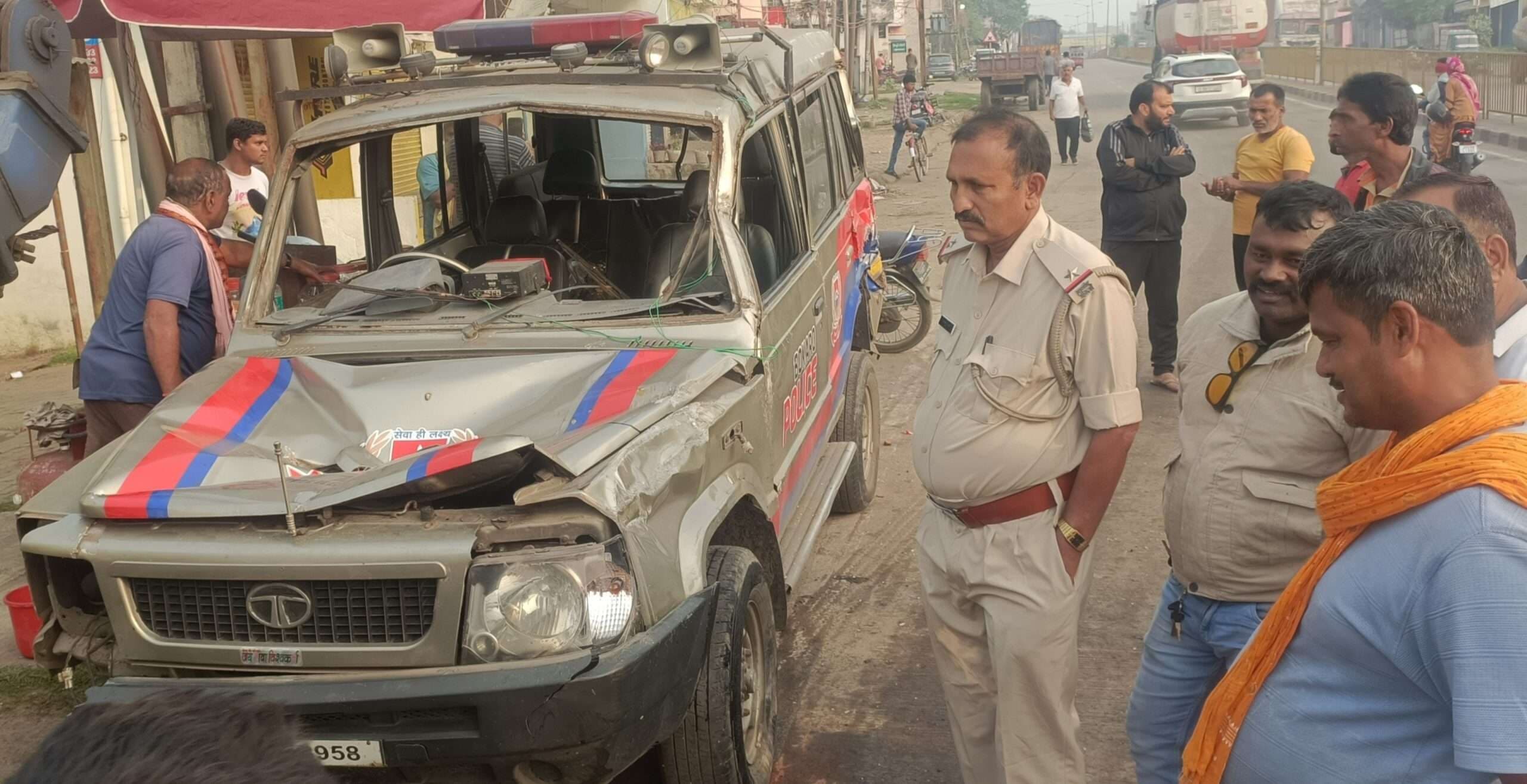 Bokaro News: हाइवा ने चास थाना के पेट्रोलिंग वाहन को मारी टक्कर