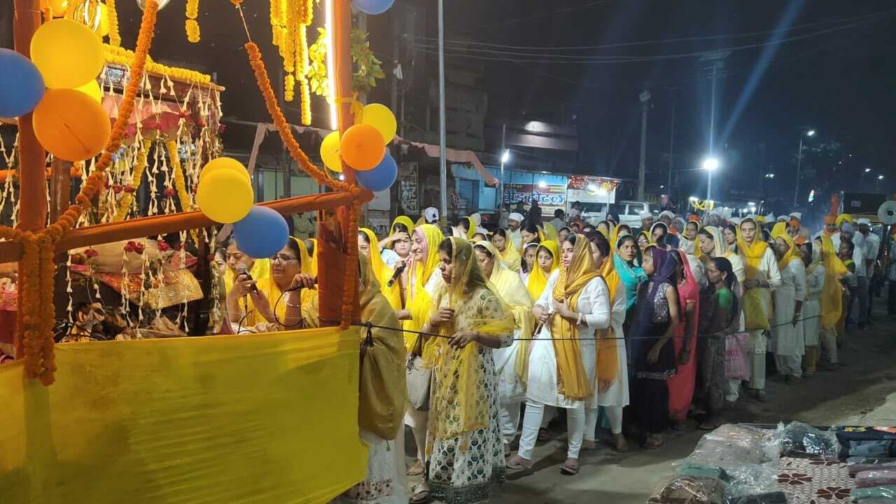 Giridih News :लंगर के साथ गुरुनानक जयंती का समापन