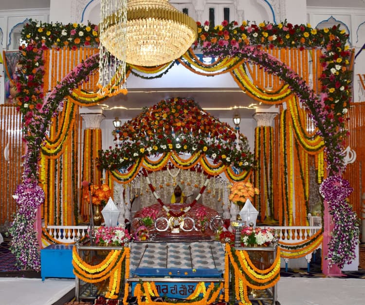 Bokaro News: चास गुरुद्वारा में गुरु गुरुनानक जी की जयंती हर्ष और श्रद्धा के साथ मनायी गयी