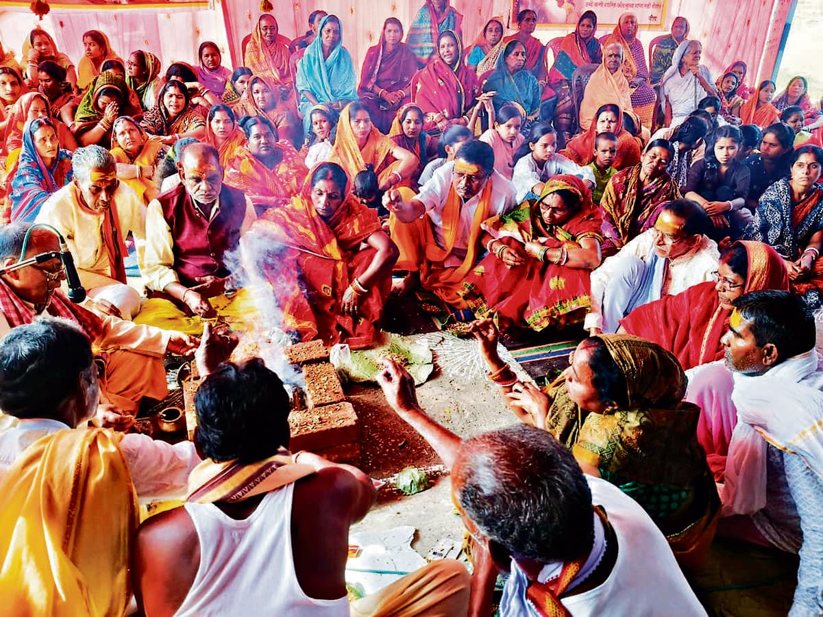 Seraikela Kharsawan News : श्रीमद् भागवत गीता में जीवन का सार समाहित