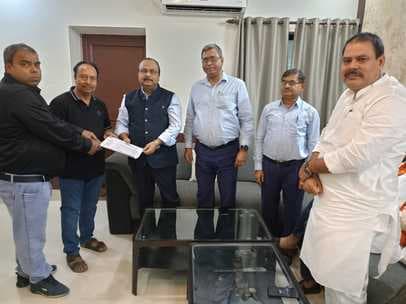 औद्योगिक मजदूर संघ ने सीएमडी से मिलकर समस्याओं से कराया अवगत