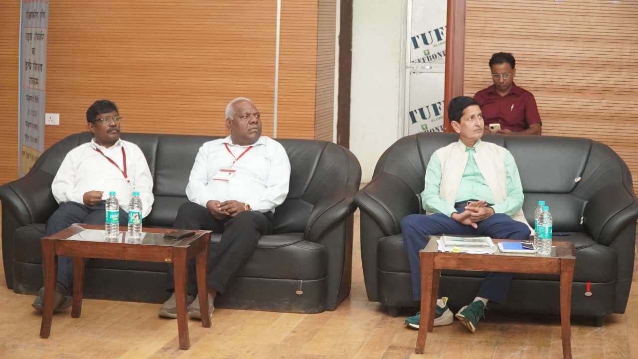 Bihar Assembly Election 2025 News : सामान्य प्रेक्षकों ने माइक्रो ऑब्जर्वरों को कार्यों तथा दायित्वों का कराया बोध