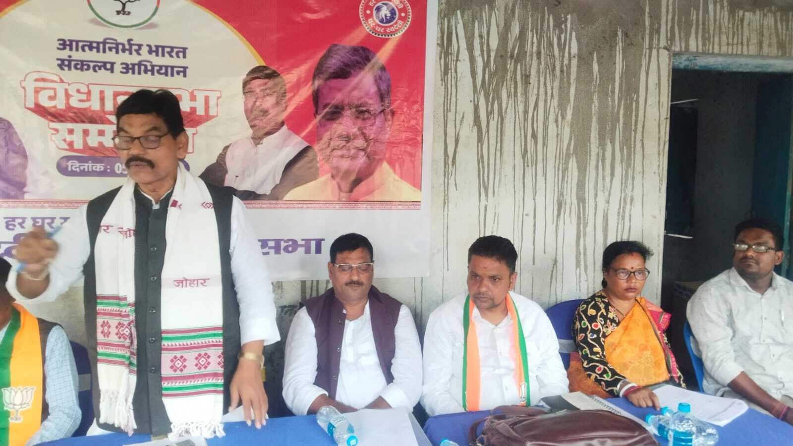 स्वदेशी अपनाकर देश की अर्थव्यवस्था को करें मजबूत