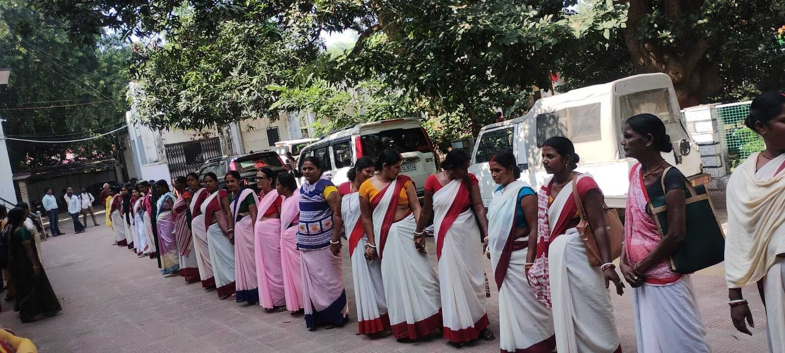 jamui vidhansabha 2025: मानव श्रृंखला बनाकर मतदाताओं को किया जागरूक, मतदान के लिए लिया संकल्प