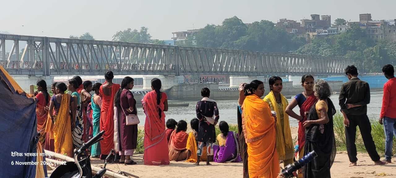 भूसूंडा में लोगों ने जाम की सड़क