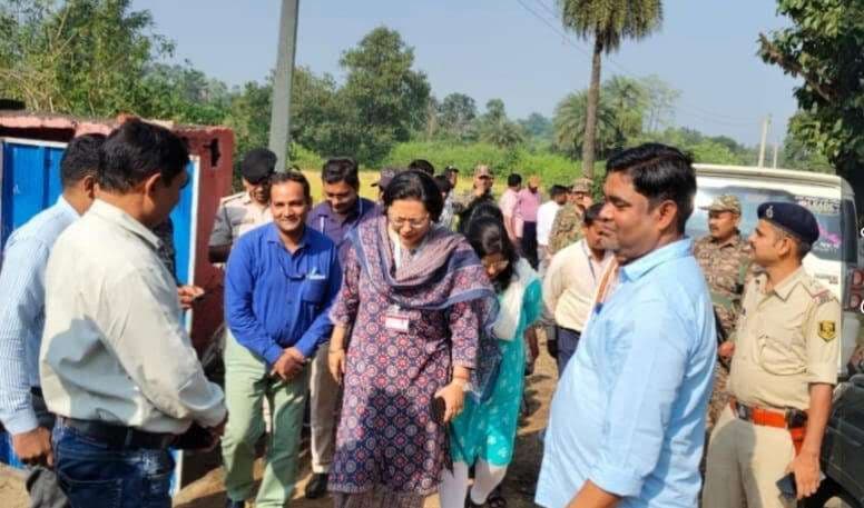 बूथों पर चुनाव कर्मियों व मतदाताओं को न हो कोई परेशानी : ऑब्जर्वर