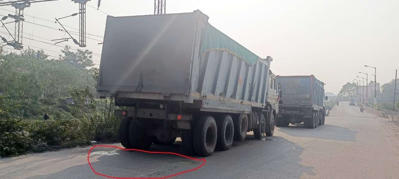 फिर शुरू हुई फ्लाई ऐश की असुरक्षित ढुलाई, खलारी में वायु प्रदूषण का संकट