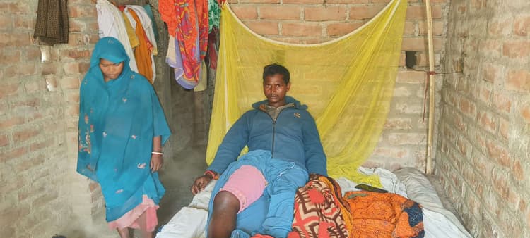 उत्पाद विभाग ने युवक मारपीट कर किया घायल