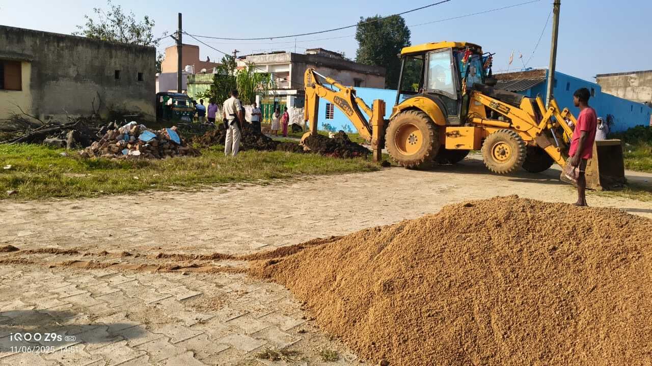 मंदिर तोड़ने व हटाने को लेकर विवाद, प्रशासन ने सुलझाया मामला