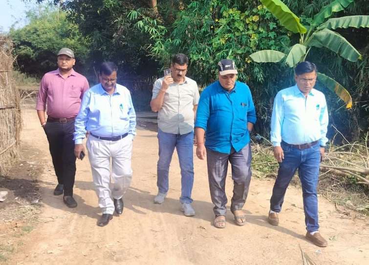 प्रभारी सीएस ने डायरिया पीड़ित गौरीपुर गांव का किया निरीक्षण