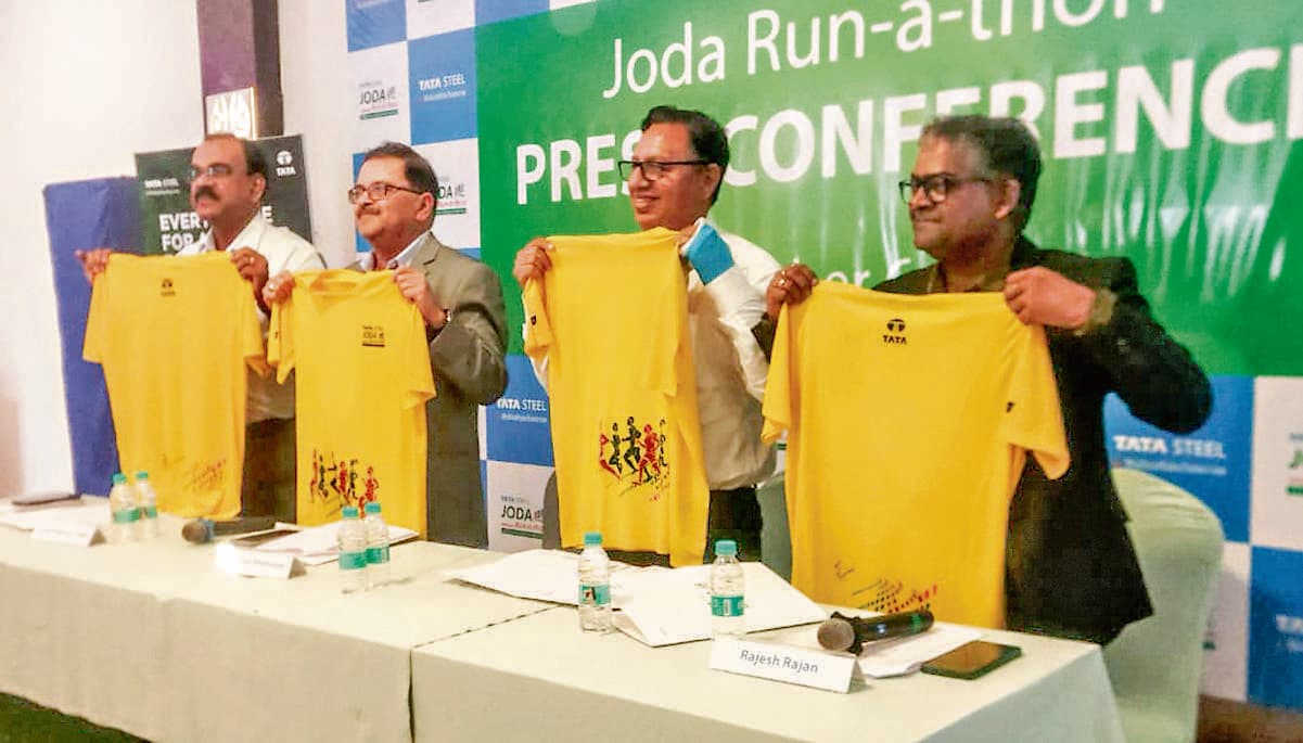 Chaibasa News : स्वस्थ्य जीवन के लिए पर्यावरण संरक्षण जरूरी : अतुल