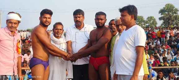 बिहार, झारखंड, यूपी और बंगाल के पहलवानों ने दिखाया दमखम