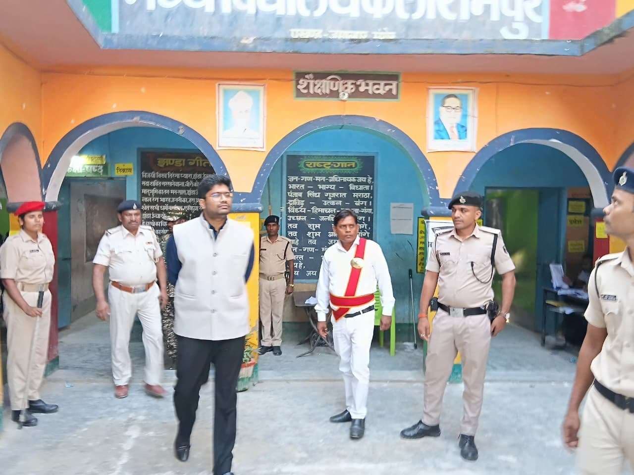 चुनाव को लेकर सुरक्षा व्यवस्था रही चाक-चौबंद, डीएम व एसपी लगाते रहे गश्त