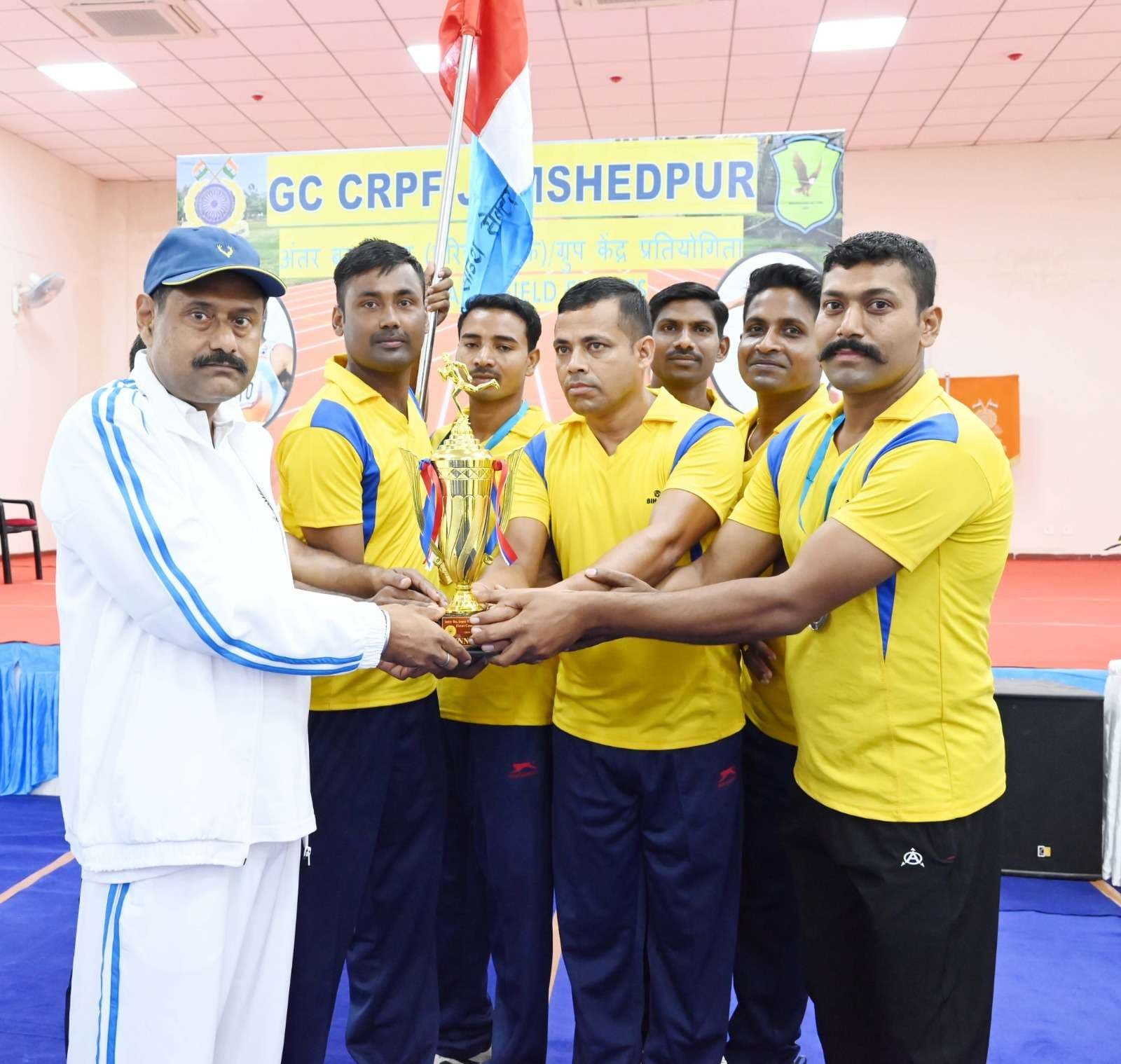 East Singhbhum News : टीम भावना और आपसी सामंजस्य की सीख देता है खेल : डीआइजी