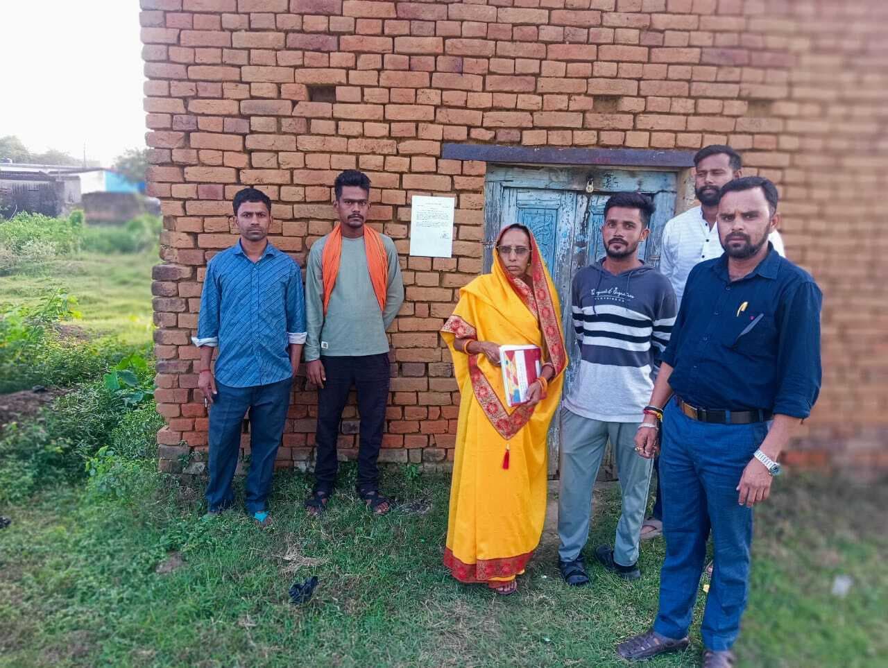 Bokaro News : शराब बेचने वालों की दुकानों पर चिपकाया नोटिस