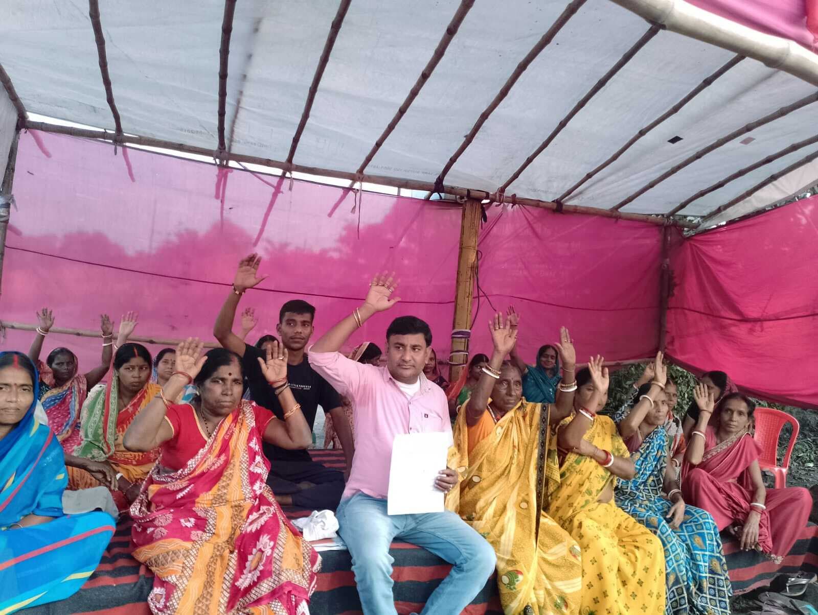 Dhanbad News : सुदामडीह 5 नंबर न्यू रेलवे साइडिंग का चक्का जाम, प्रदर्शन