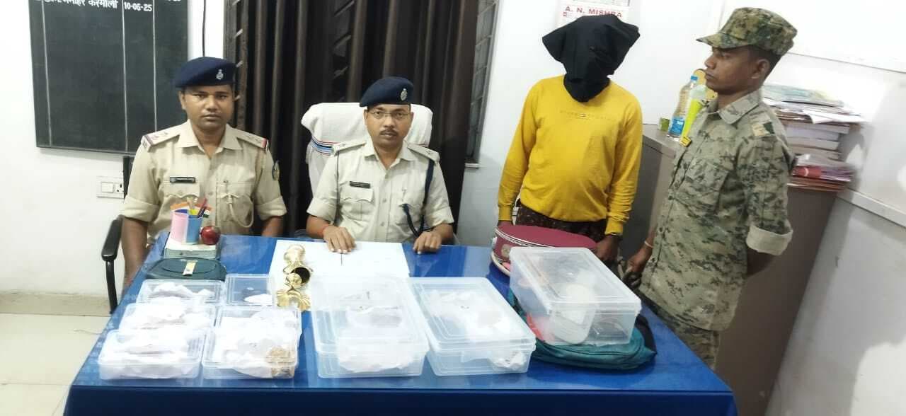 Dhanbad News: चोरी का उद्भेदन, दो नाबालिग समेत तीन गिरफ्तार