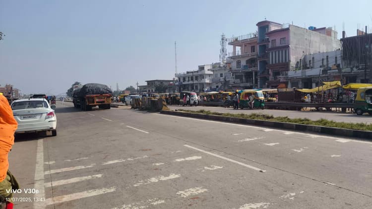 एनएच-19 पर पुसौली बाजार में लगातार हो रही सड़क दुर्घटनाएं