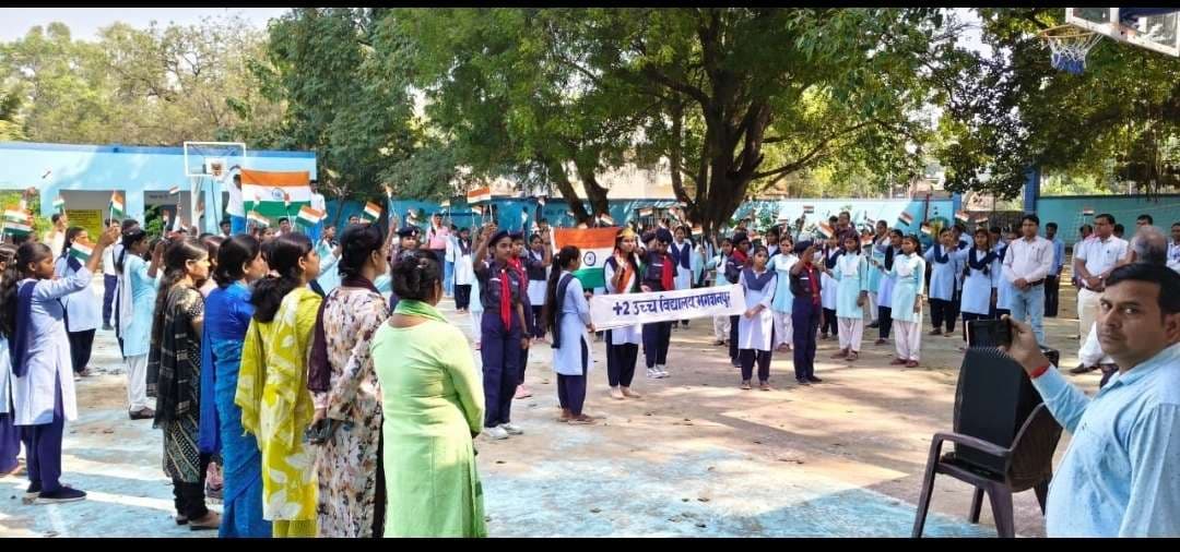 सभी सरकारी विद्यालयों में गाया गया वंदे मातरम्