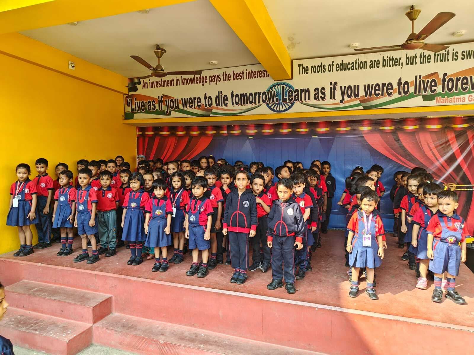 द्रोणा किड्स स्कूल में मनाया गया वंदे मातरम स्मरणोत्सव