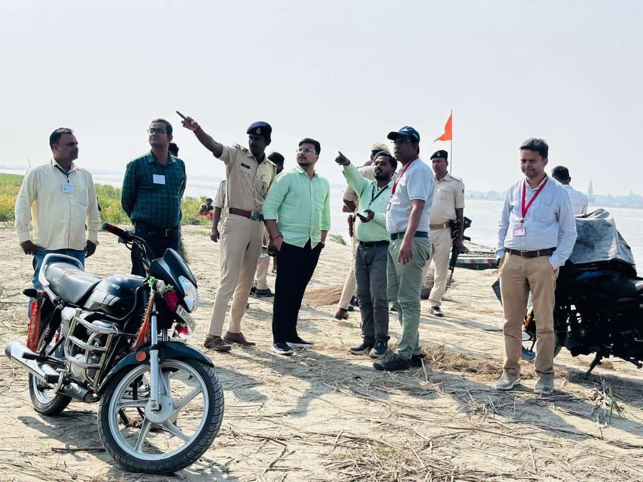 सामान्य पर्यवेक्षक ने बूथों का किया निरीक्षण