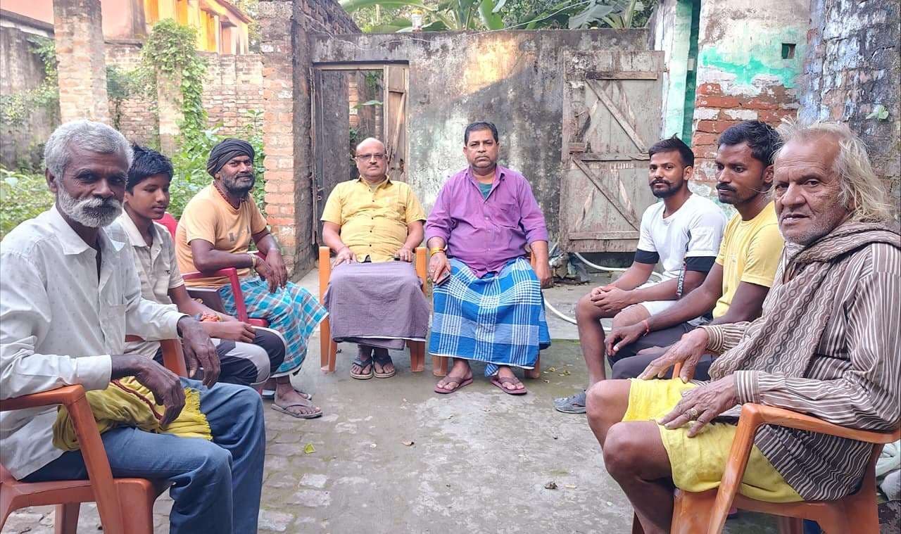 hajipur news. चौक-चौराहों पर तेज हुई ‘कौन आगे-कौन पीछे’ की बहस