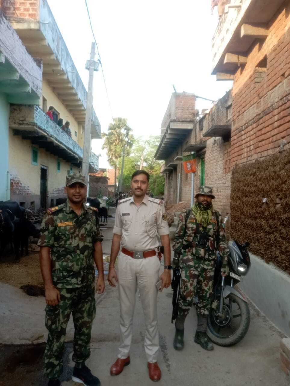 पूर्व के विवाद में दो गुटों में जमकर मारपीट, 17 लोग घायल, एक की हालत नाजुक