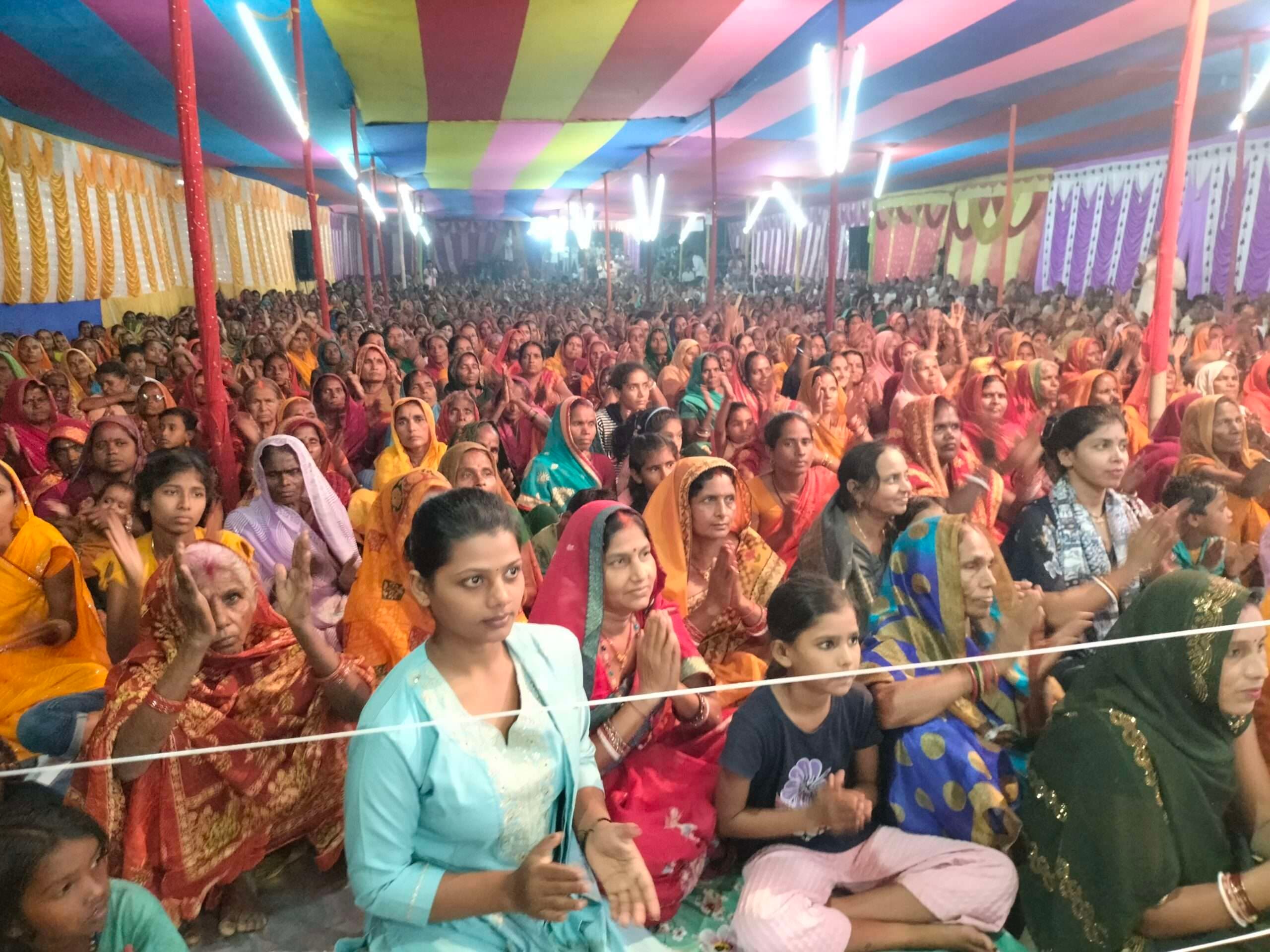 विनम्र रहने से ही मानव सफलता व शांति मिलना संभव