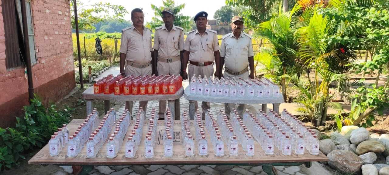 अलग-अलग जगहों से 183 लीटर शराब जब्त