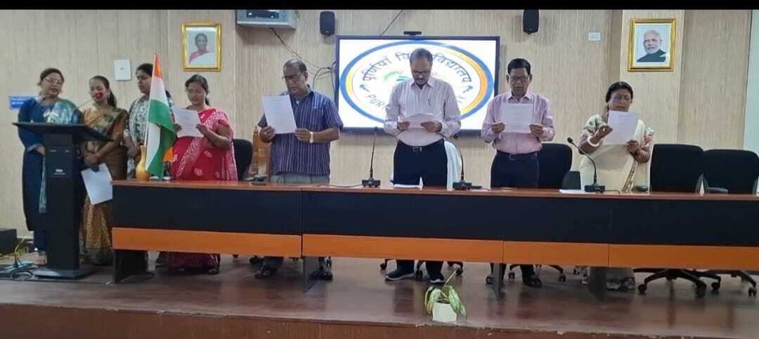 राष्ट्र की सभ्यता व चेतना का प्रतीक है वंदे मातरम : कुलपति