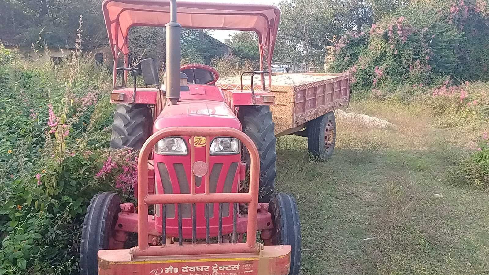 पुलिस ने अवैध बालू लदा ट्रैक्टर किया जब्त