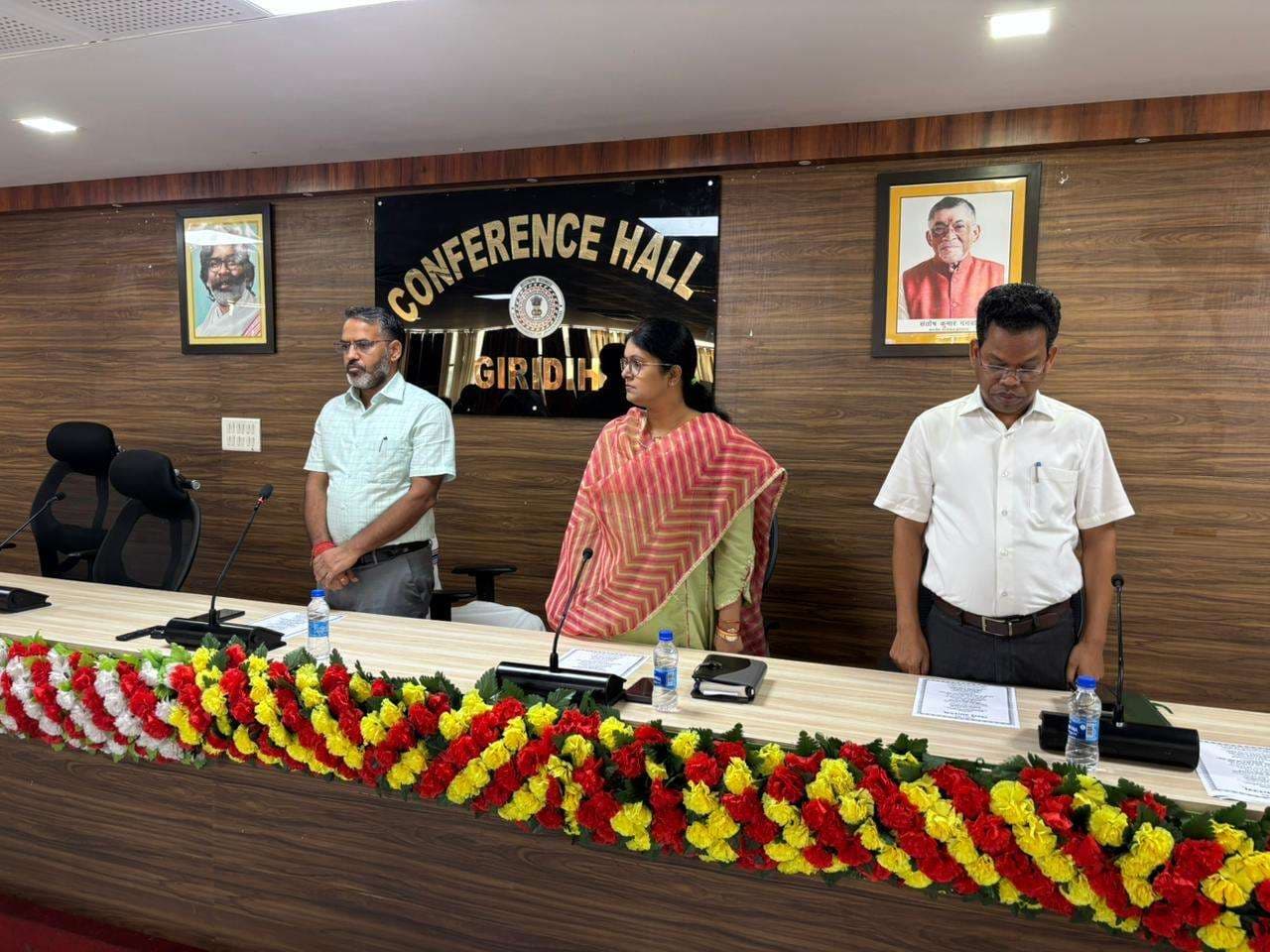Giridih News :वंदे मातरम् के 150 वर्ष पूरा होने पर सामूहिक गायन का आयोजन