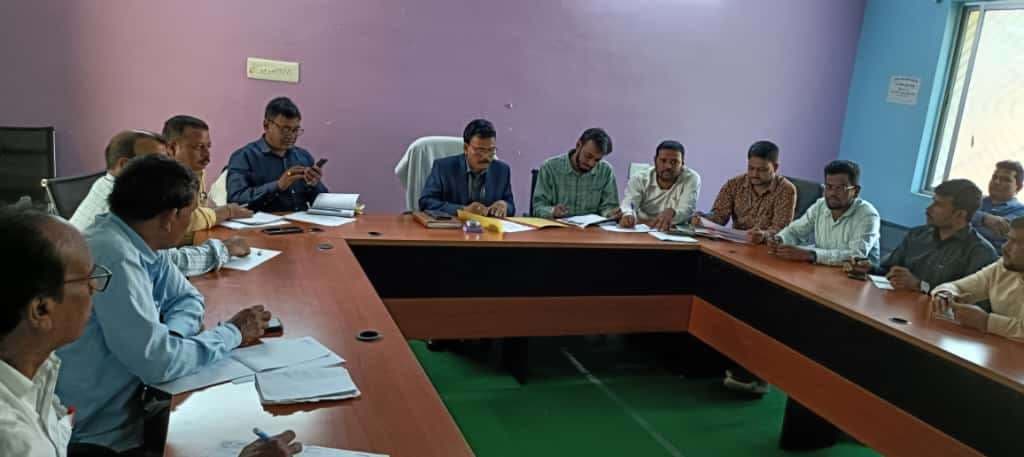 पीएम व अबुआ आवास निर्माण में लायें तेजी : बीडीओ