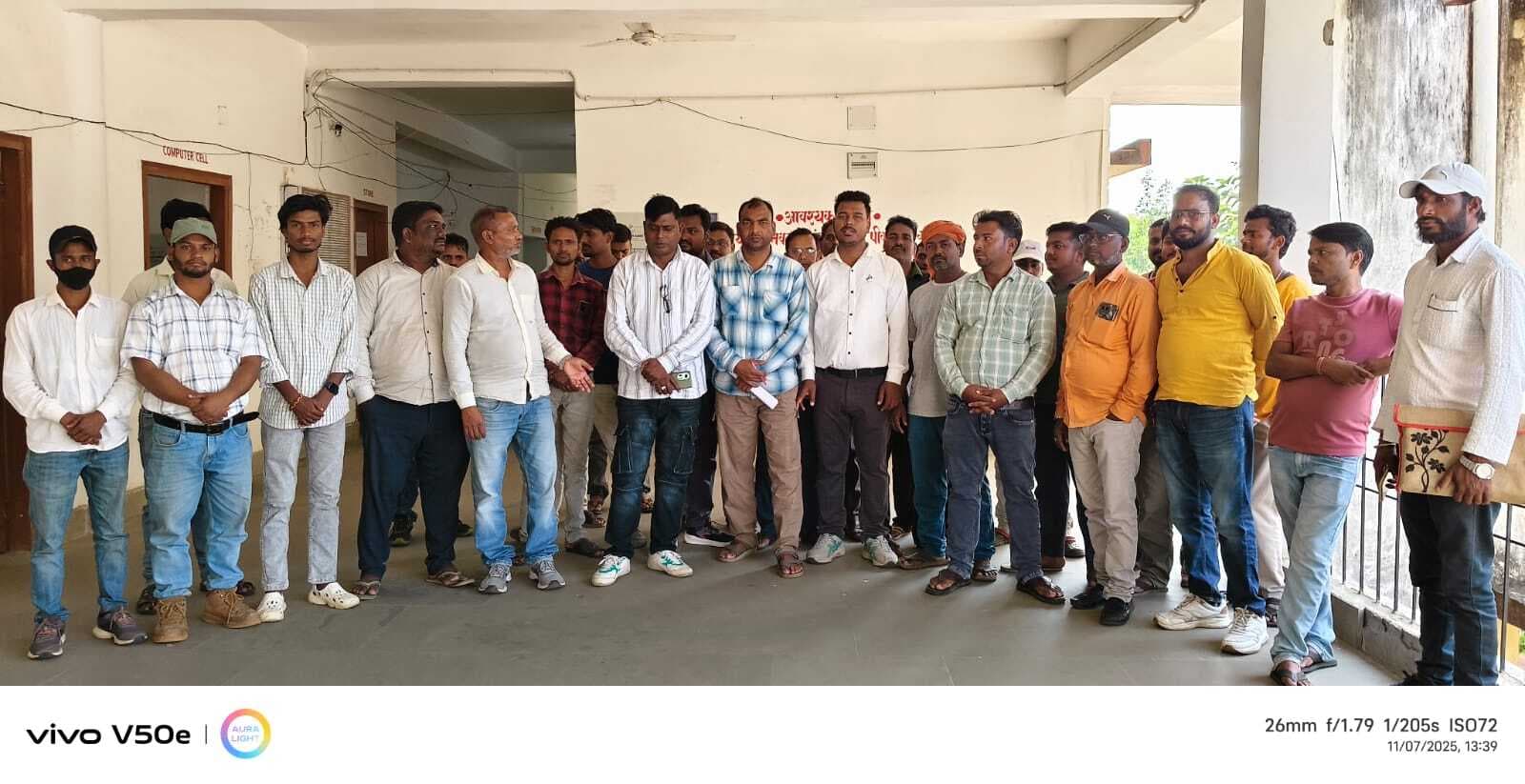 Giridih News :हरिहरधाम मंझलाडीह बस्ती के मार्ग का अतिक्रमण, ग्रामीणों में आक्रोश