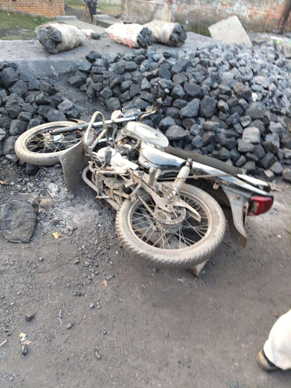 Bokaro News : दो टन अवैध कोयला और चार बाइक जब्त