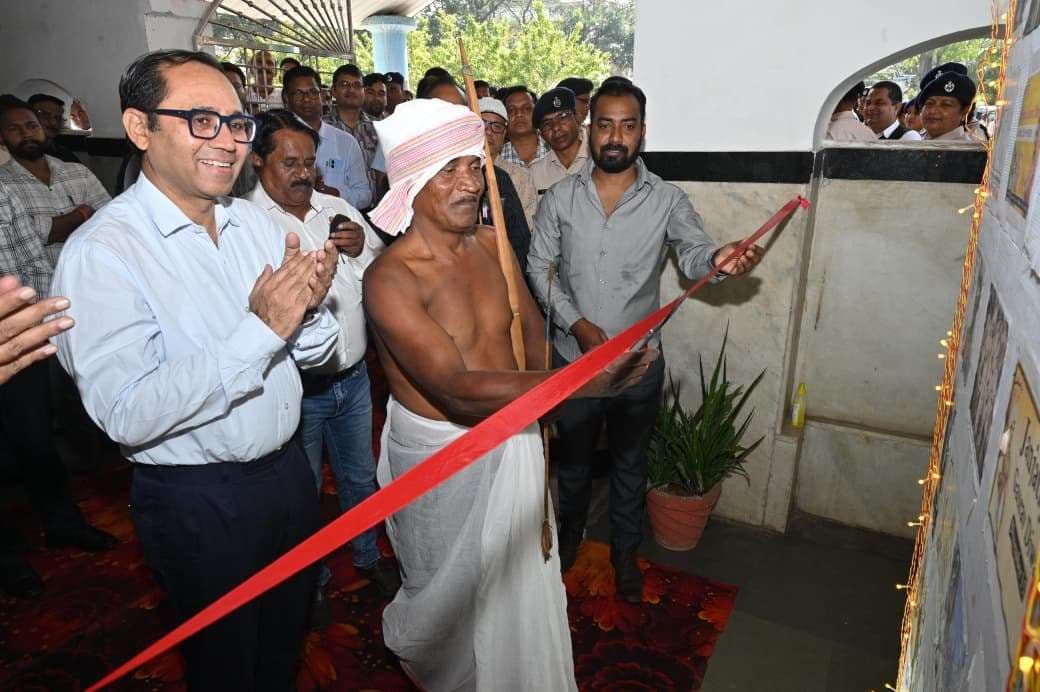 Chaibasa News : श्रद्धा व राष्ट्रभक्ति का प्रतीक है वंदे मातरम्