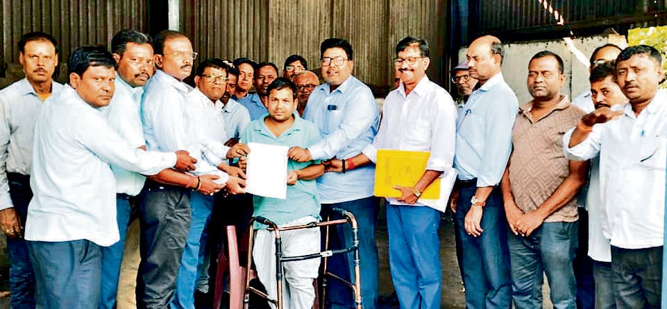 Dhanbad News: नियोजन के लिए वाशरी गेट पर शव रख दिया धरना, छह घंटे बंद रहा काम