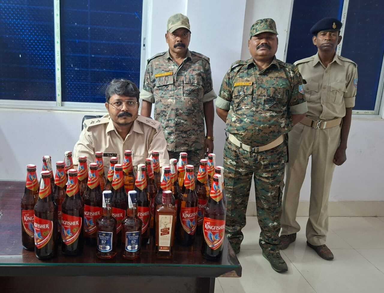 एक लीटर विदेशी शराब व 14 लीटर बीयर जब्त