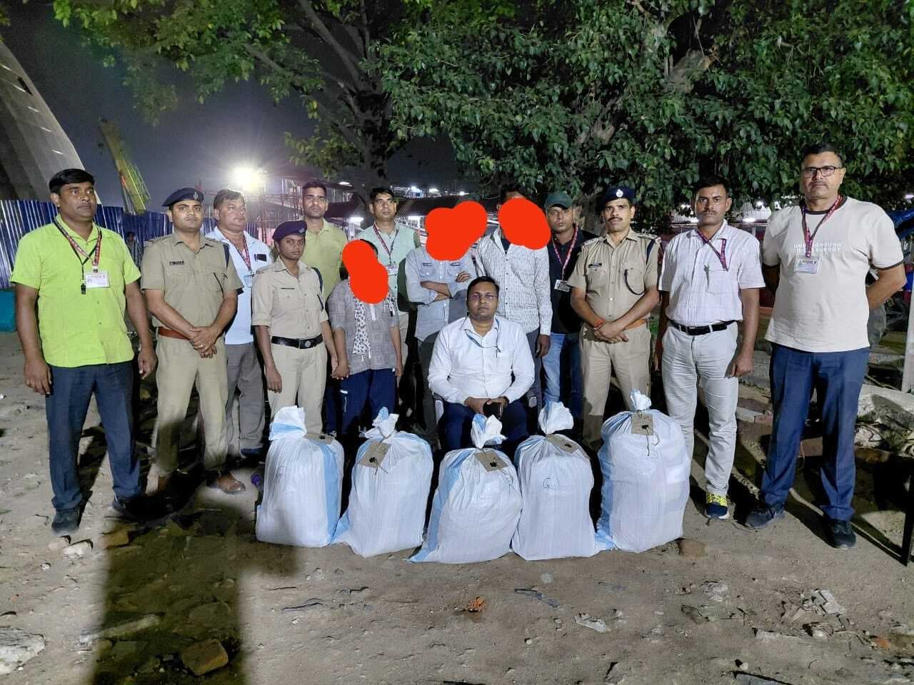 54 किलो गांजे के साथ महिला व दो युवक गिरफ्तार