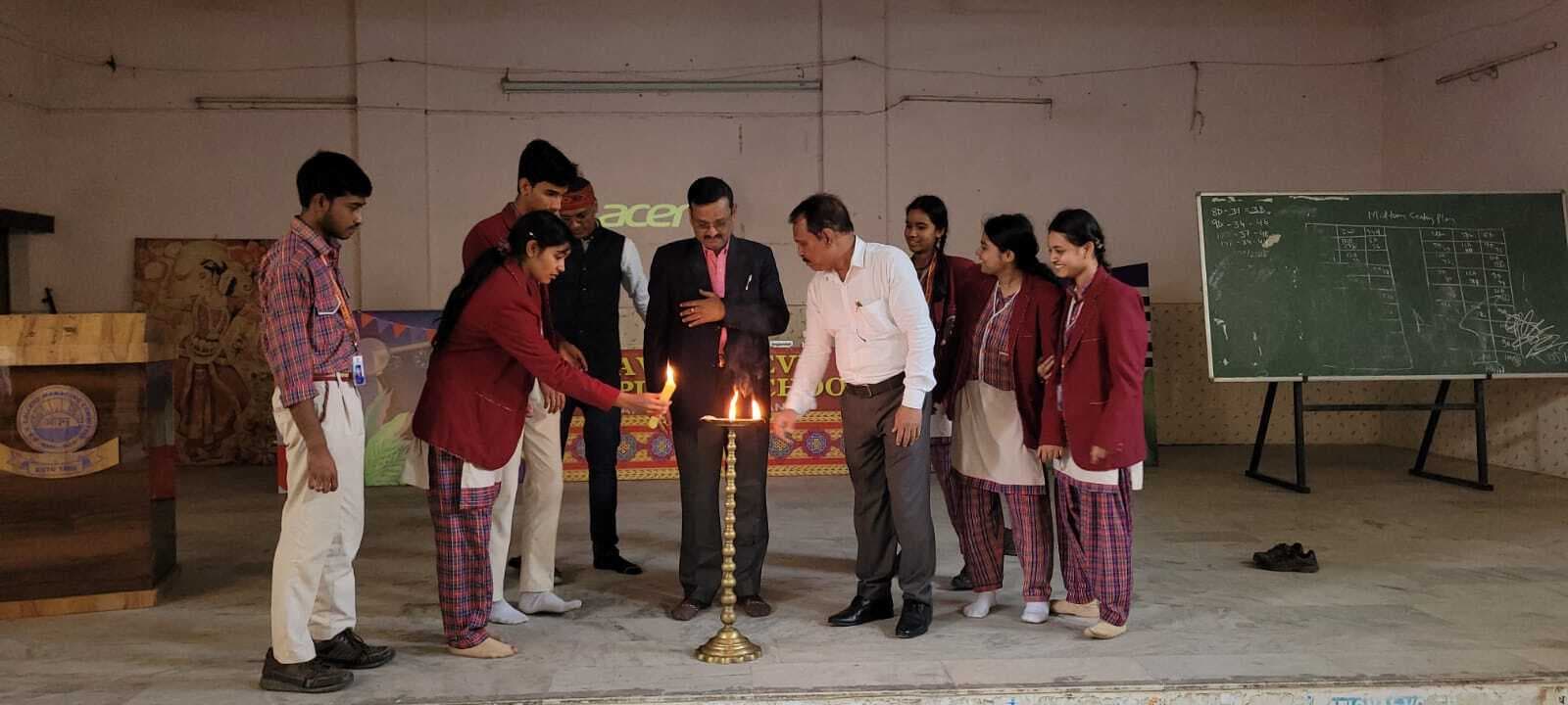 अनुशासन व उद्यम से ही प्राप्त होती है सफलता : प्राचार्य