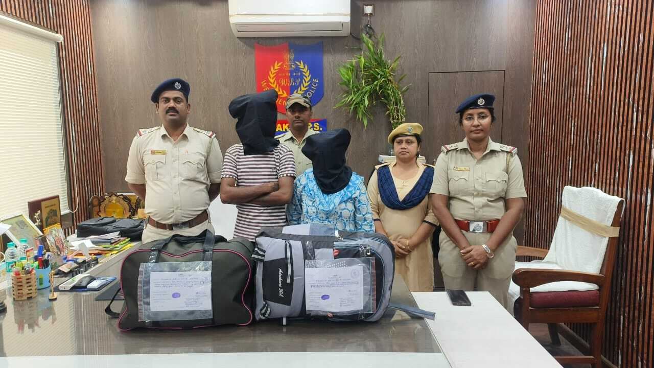 चेकपोस्ट पर 20 किलो गांजा के साथ दो गिरफ्तार