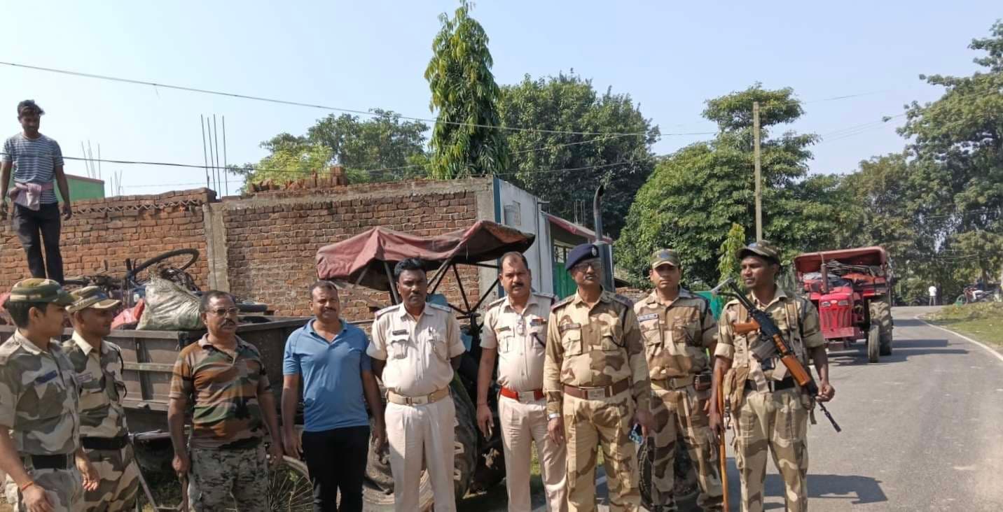 दो बाइक व पांच साइकिल समेत 13.98 टन कोयला जब्त