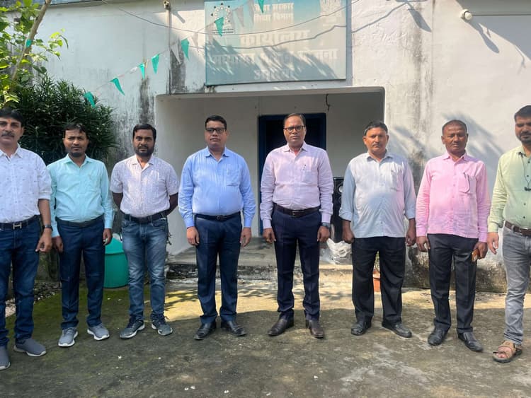 सभी कार्यालयों में सामूहिक गायन का आयोजन