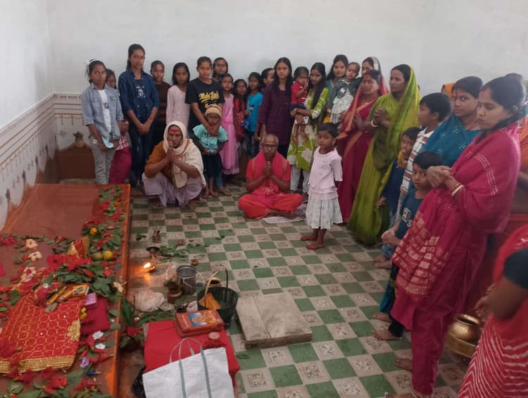 मां त्रिपुरसुंदरी की वार्षिक शृंगार पूजा कर लिया आशीर्वाद