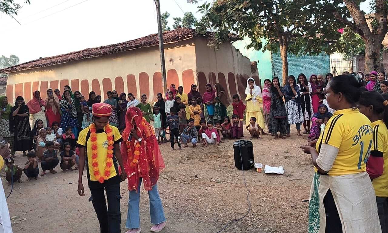 बाल विवाह रोकथाम के लिए नुक्कड़ नाटक कर किया जागरुक