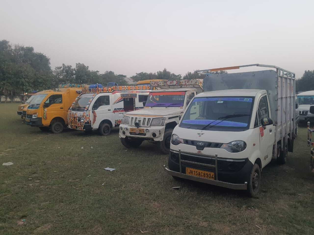 कटोरिया व चांदन में अभियान चलाकर जब्त किये कई वाहन