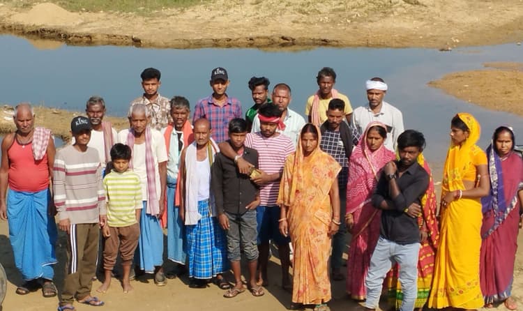 पुल व सड़क से वंचित मंझली, नैयासी के ग्रामीणों ने जताया रोष, वोट बहिष्कार का फैसला