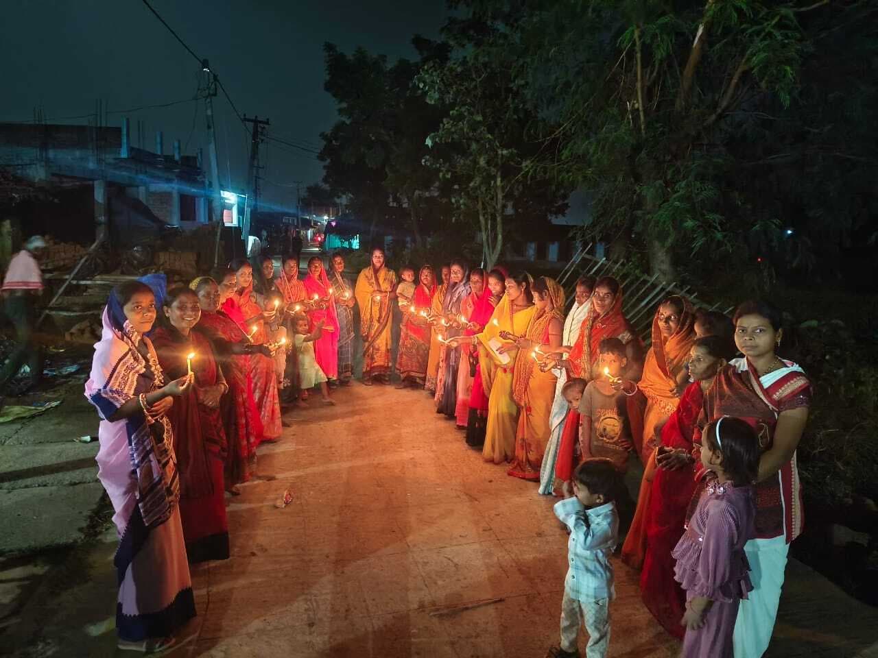 कड़वामारण व कलोथर आंगनबाड़ी केंद्र पर किया गया कैंडल मार्च